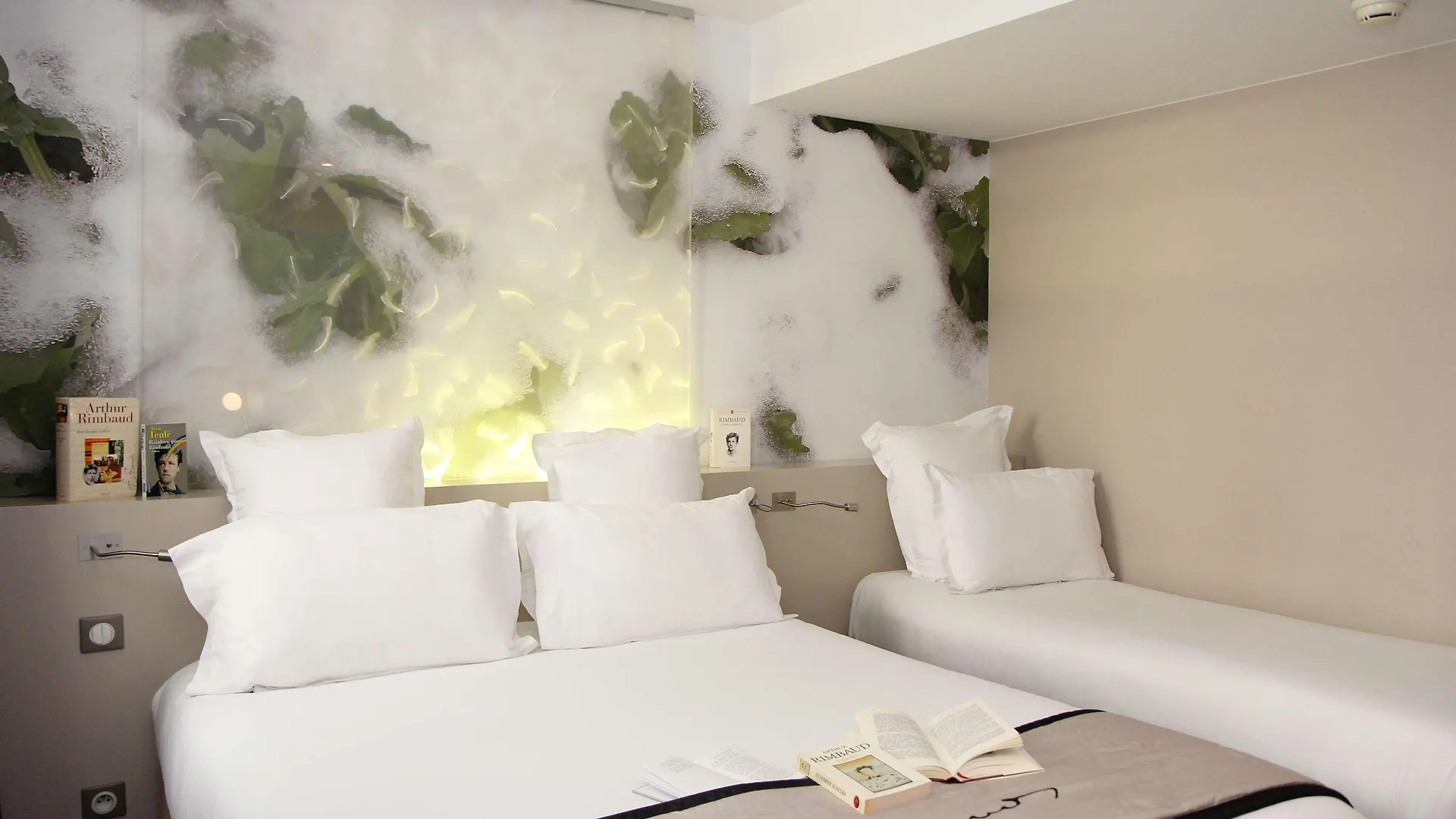 Hotel Litteraire Arthur Rimbaud, Bw Signature Collection