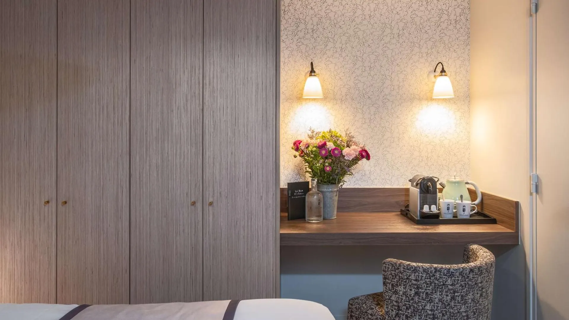 Hotel Litteraire Arthur Rimbaud, Bw Signature Collection 4*