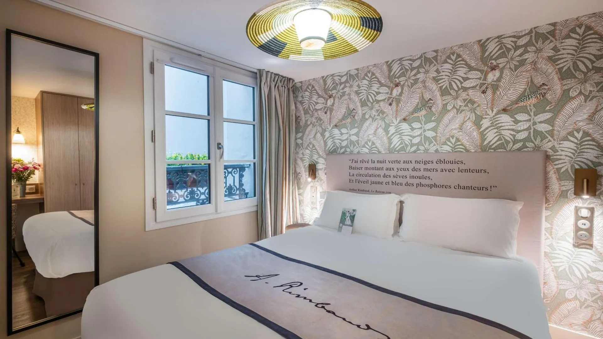 Hotel Litteraire Arthur Rimbaud, Bw Signature Collection