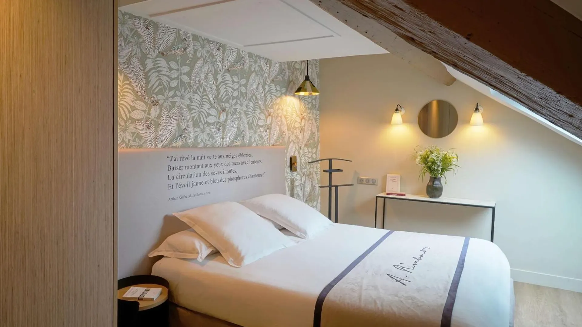 Hotel Litteraire Arthur Rimbaud, Bw Signature Collection