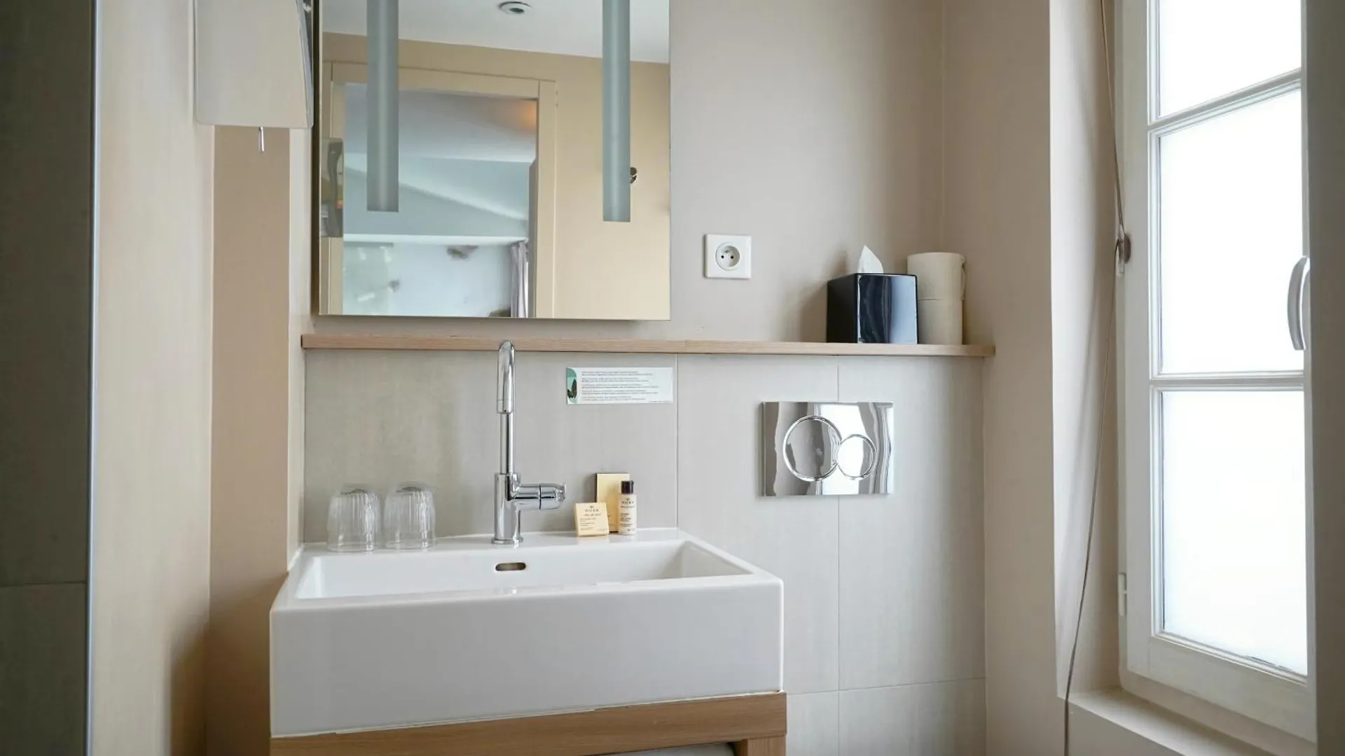 Hotell Litteraire Arthur Rimbaud, Bw Signature Collection Paris