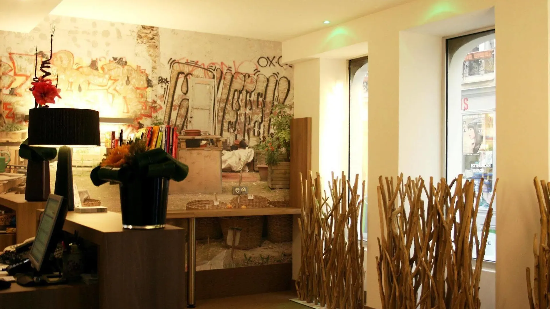 Hotel Litteraire Arthur Rimbaud, Bw Signature Collection